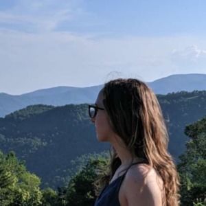 Meet your Posher, Carolina